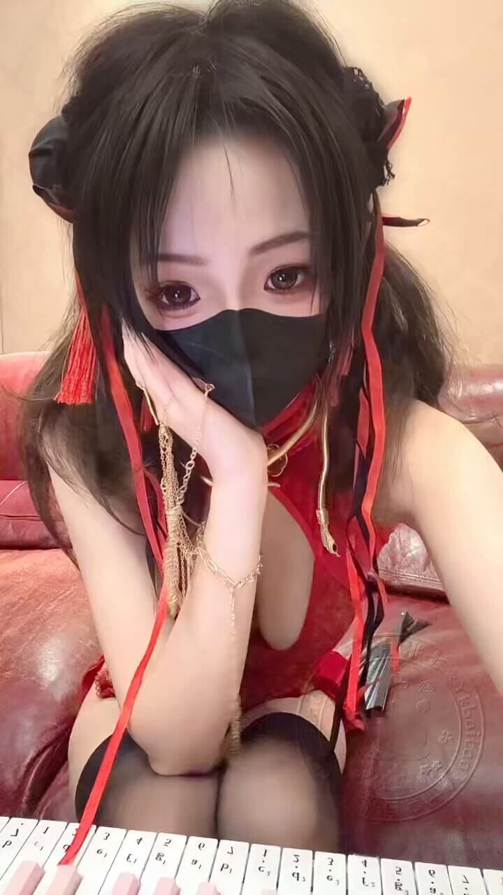 以安（一口白桃七）个人资料与写真风格解析｜私房日系纯欲写真合集